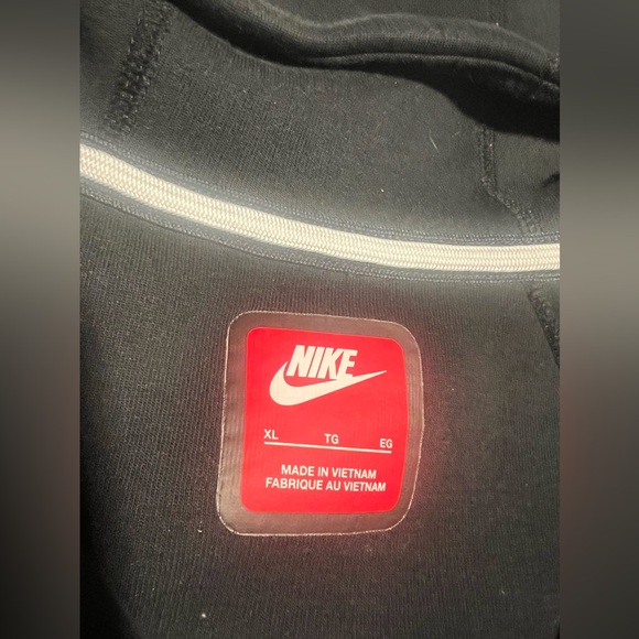 Nike Tech hooded zip up Jacket - Picture 4 of 6